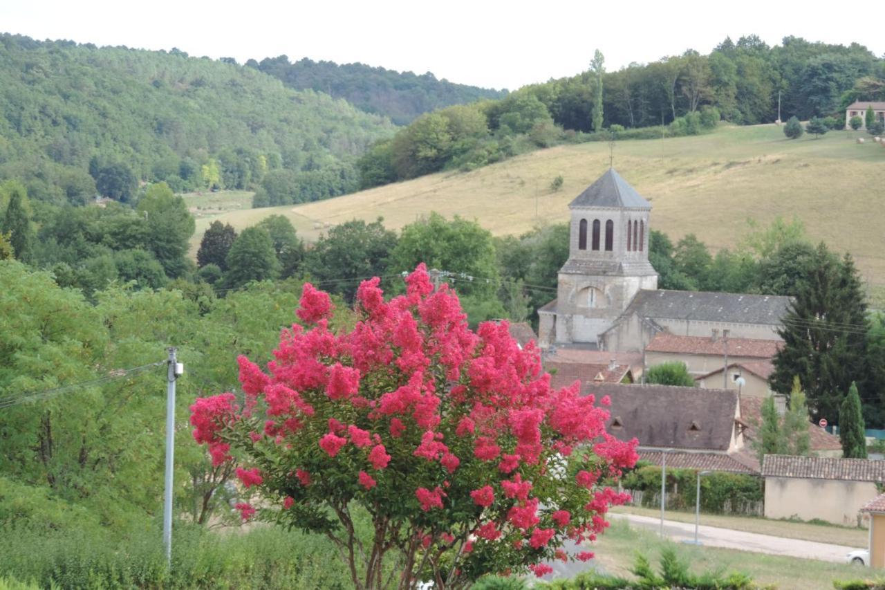 Bed and Breakfast Le Jardin Des Paons Issac Экстерьер фото